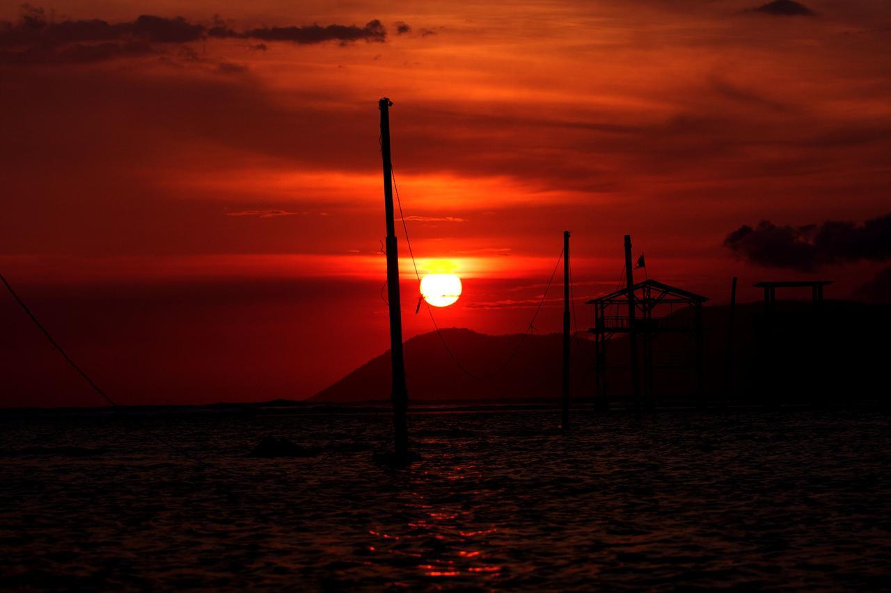 ホテル The Tree House Sumbawa Huu エクステリア 写真