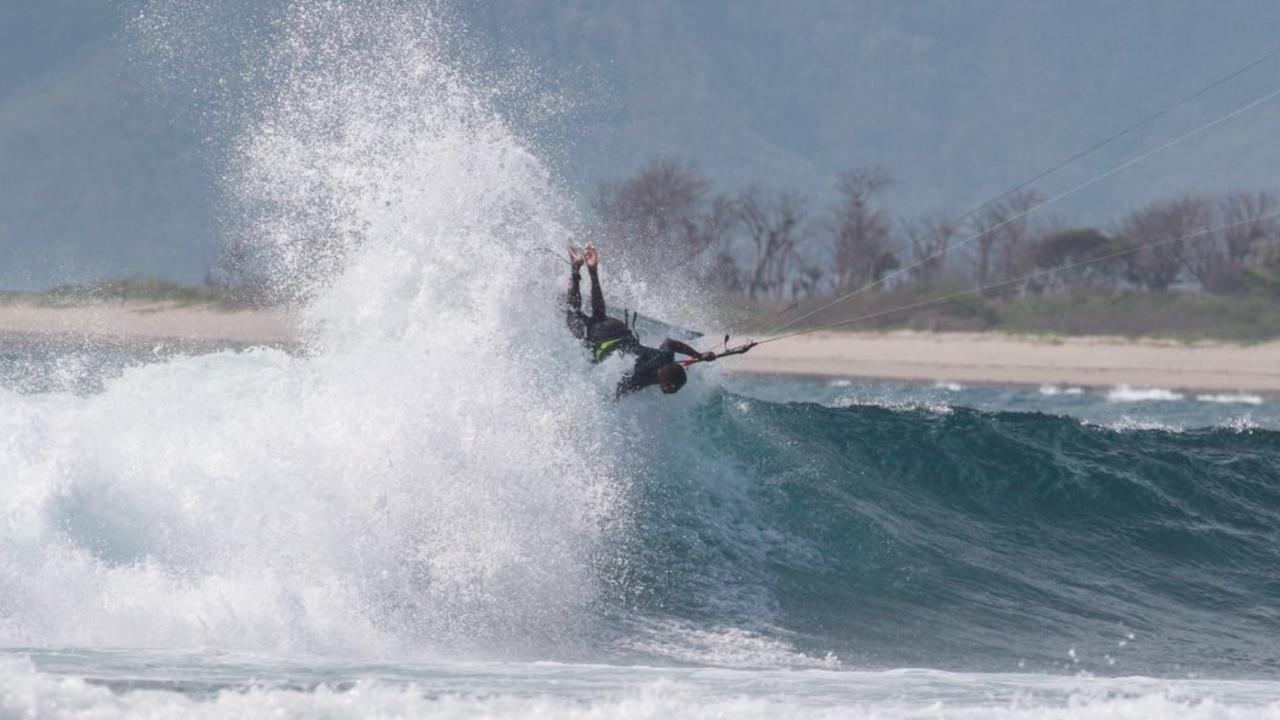 ホテル The Tree House Sumbawa Huu エクステリア 写真